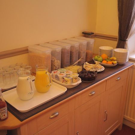 Bed and Breakfast The Dales à Harrogate Extérieur photo
