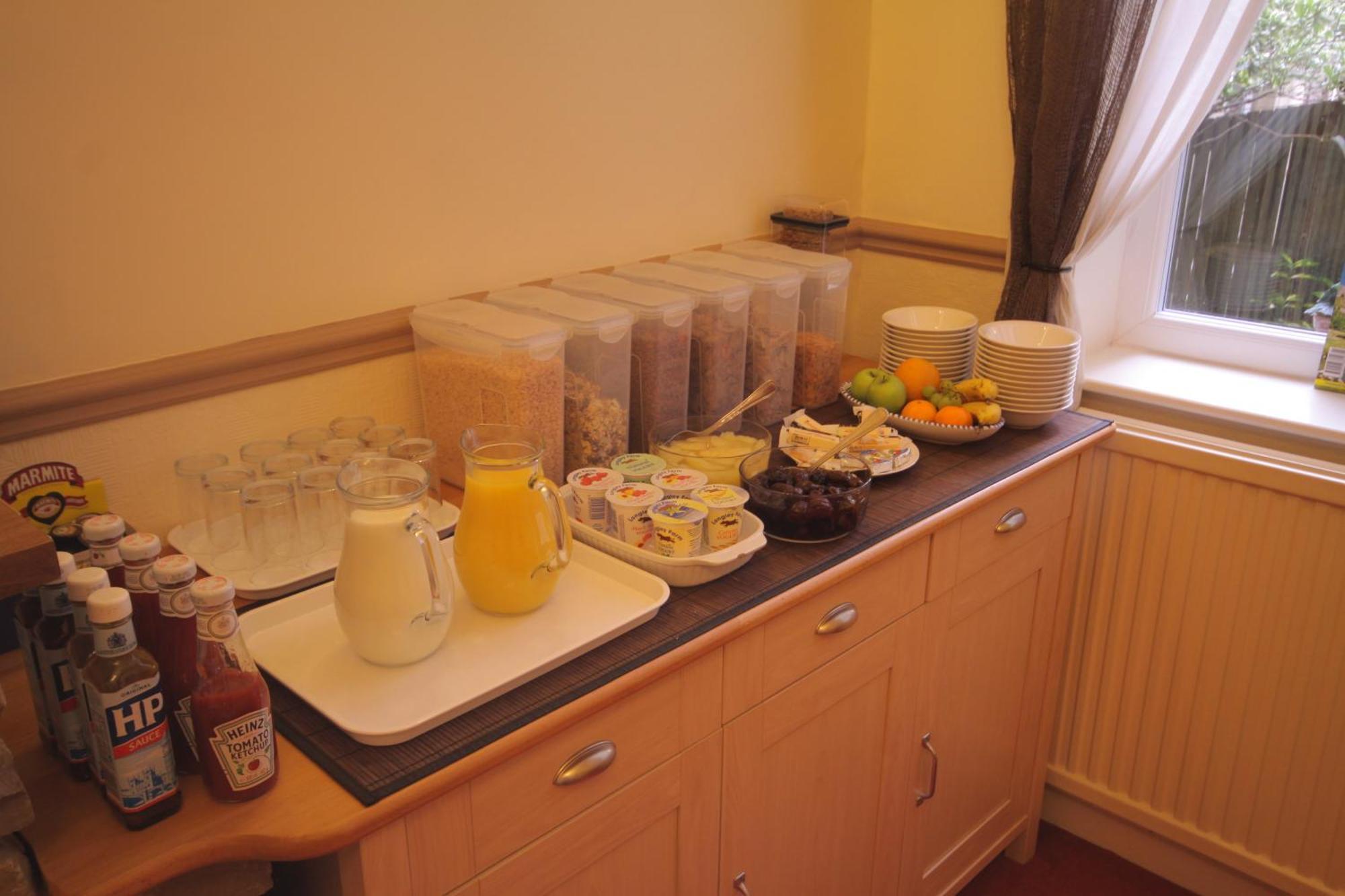 Bed and Breakfast The Dales à Harrogate Extérieur photo