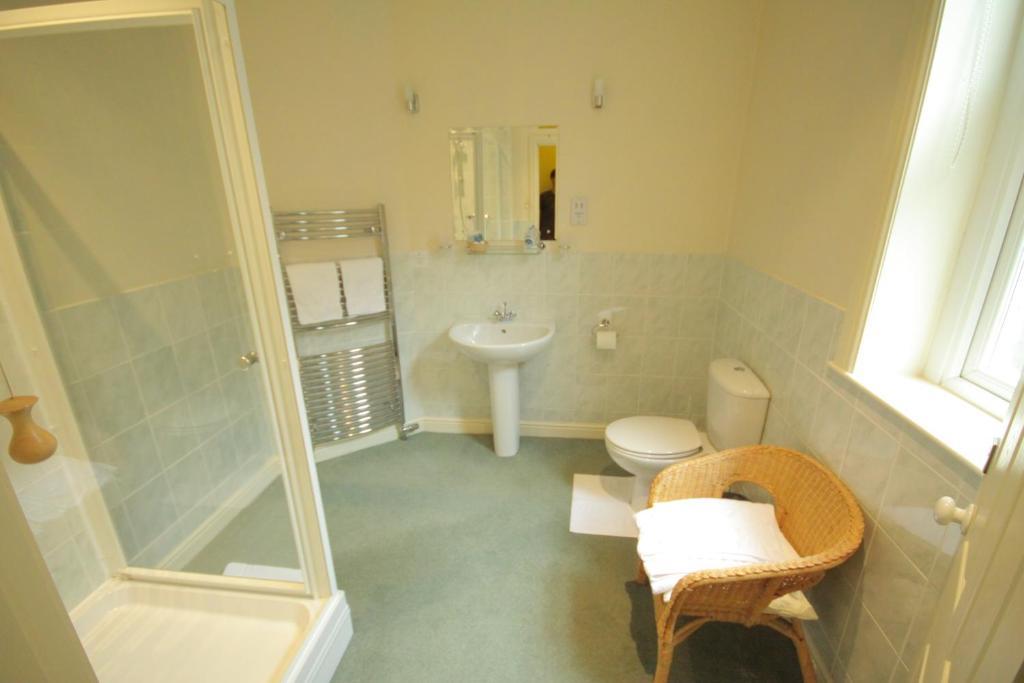Bed and Breakfast The Dales à Harrogate Extérieur photo