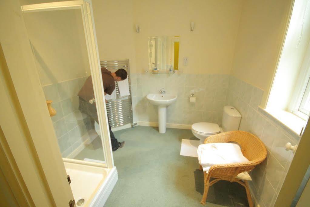 Bed and Breakfast The Dales à Harrogate Extérieur photo